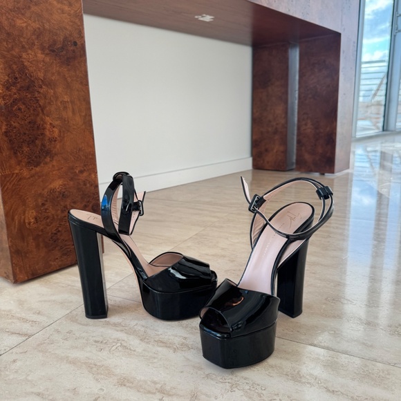 Guiseppe Zanotti Heels - Picture 2 of 5